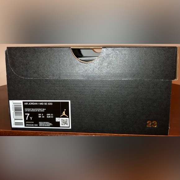 AIR JORDAN 1 MID SE “COCONUT MILK PARTICLE GREY” BRAND NEW GRADE SCHOOL SIZE 7Y - Picture 2 of 2